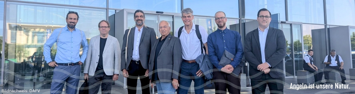 Die Sachverständigen mit den Vertretern des DAFV vor dem Sitzungssaal am Bundestag. (v.l.n.r. Alexander Seggelke, Dr. Alexander Brinker, Reinhardt Sosat, Klaus-Dieter Mau, Stefan Jäger, Florian Stein, Mark Glynn)