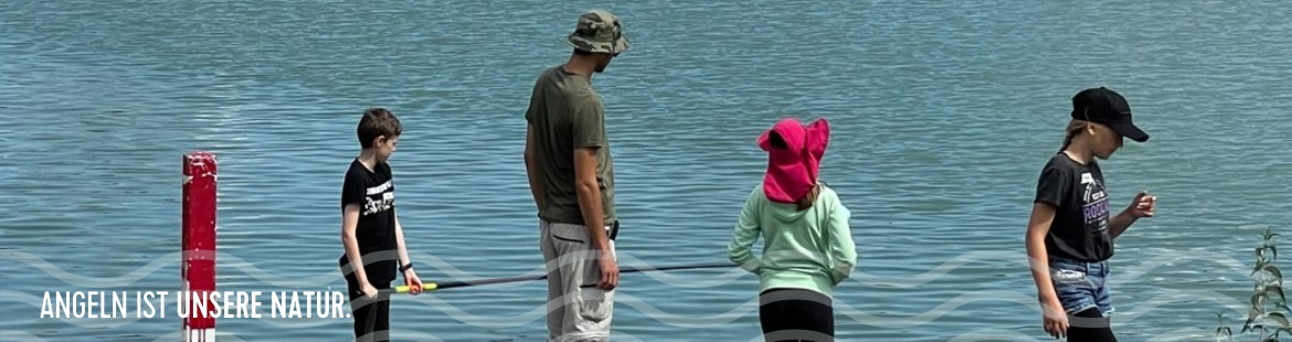 Kinder und Jugendliche angeln
